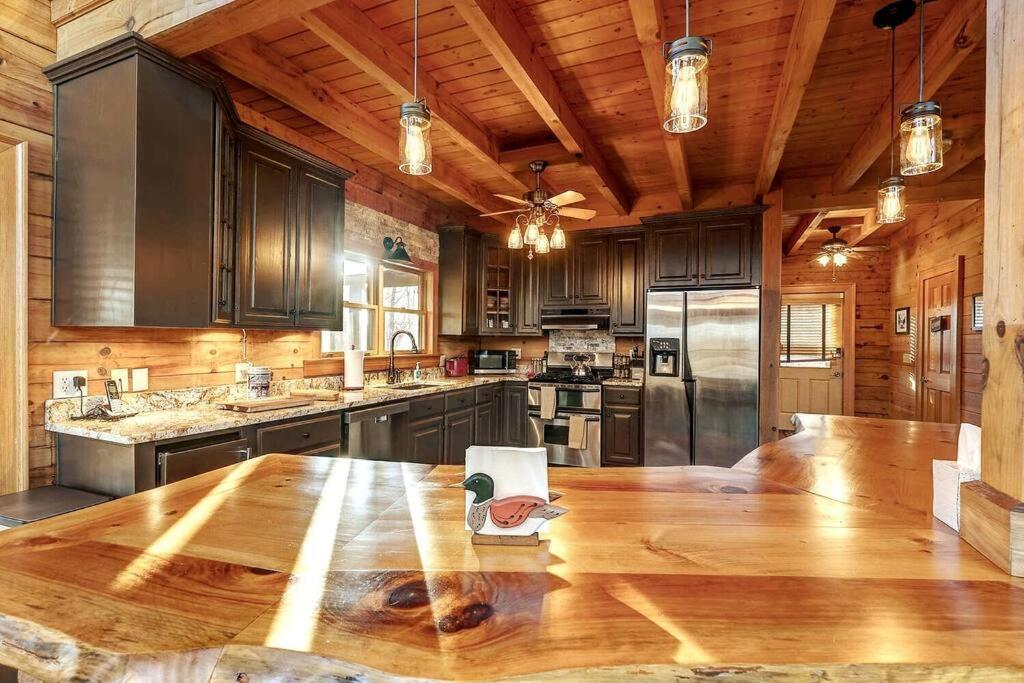 Blue Ridge Bliss- Spacious Cabin, Pets, Hot Tub! Zewnętrze zdjęcie